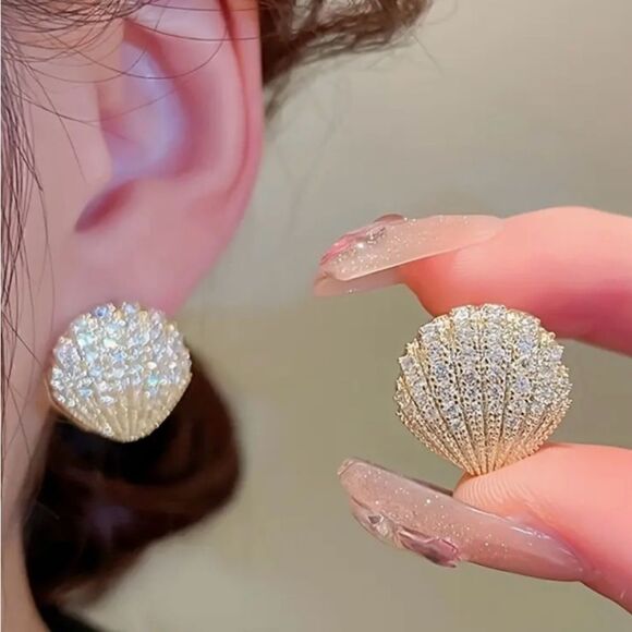 💛 Stunning & New Swarovski crystal embellished gold tone seashell earrings 💛 - Picture 6 of 6